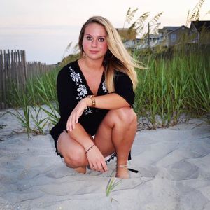 Meet your Posher, Cortney